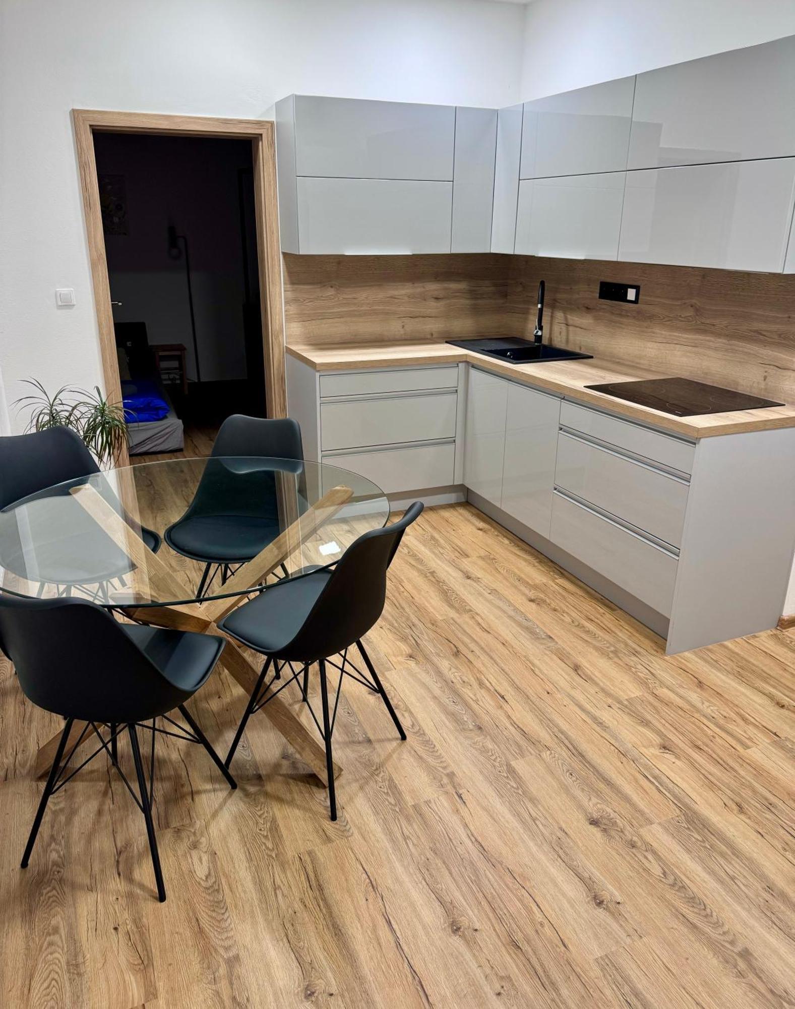 Susilova 14 Apartments I เจรรอฟ ภายนอก รูปภาพ